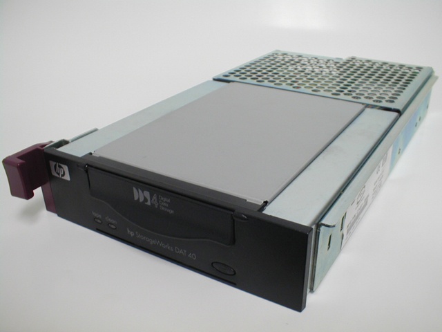 DDS-4 HP StorageWorks DAT 40 テープドライブ